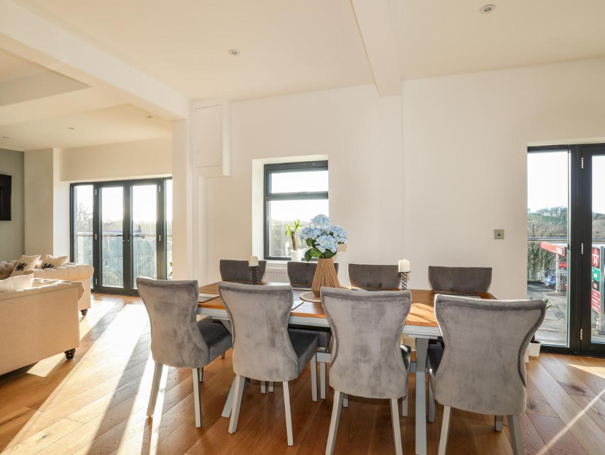 Апартаменты Bryn Min Manton Penthouse Карнарвон Экстерьер фото